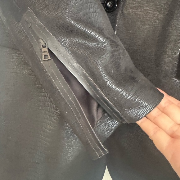 ALICE + OLIVIA Macey Vegan Leather Blazer NWOT - Picture 14 of 15